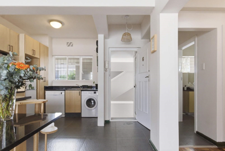 1 Bedroom Property for Sale in Sea Point Western Cape